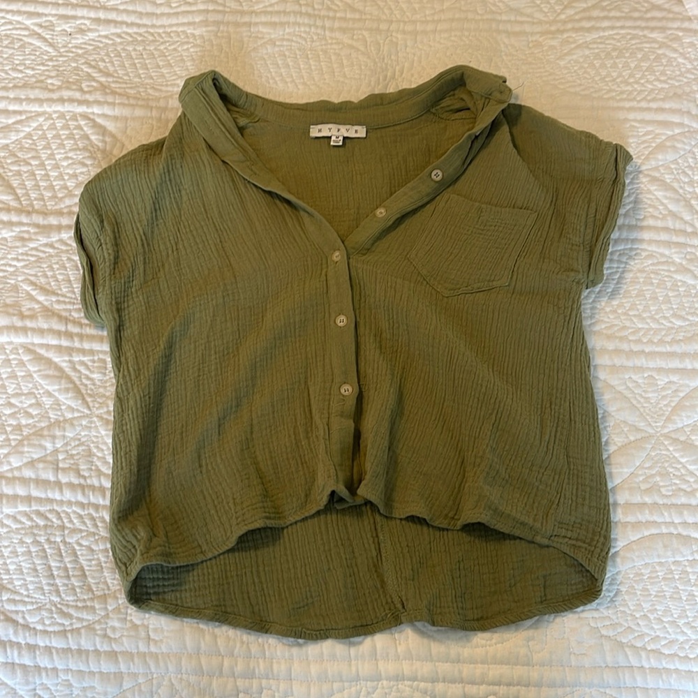 Olive green, short sleeve, button up shirt, size M